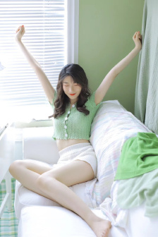 南梨央奈